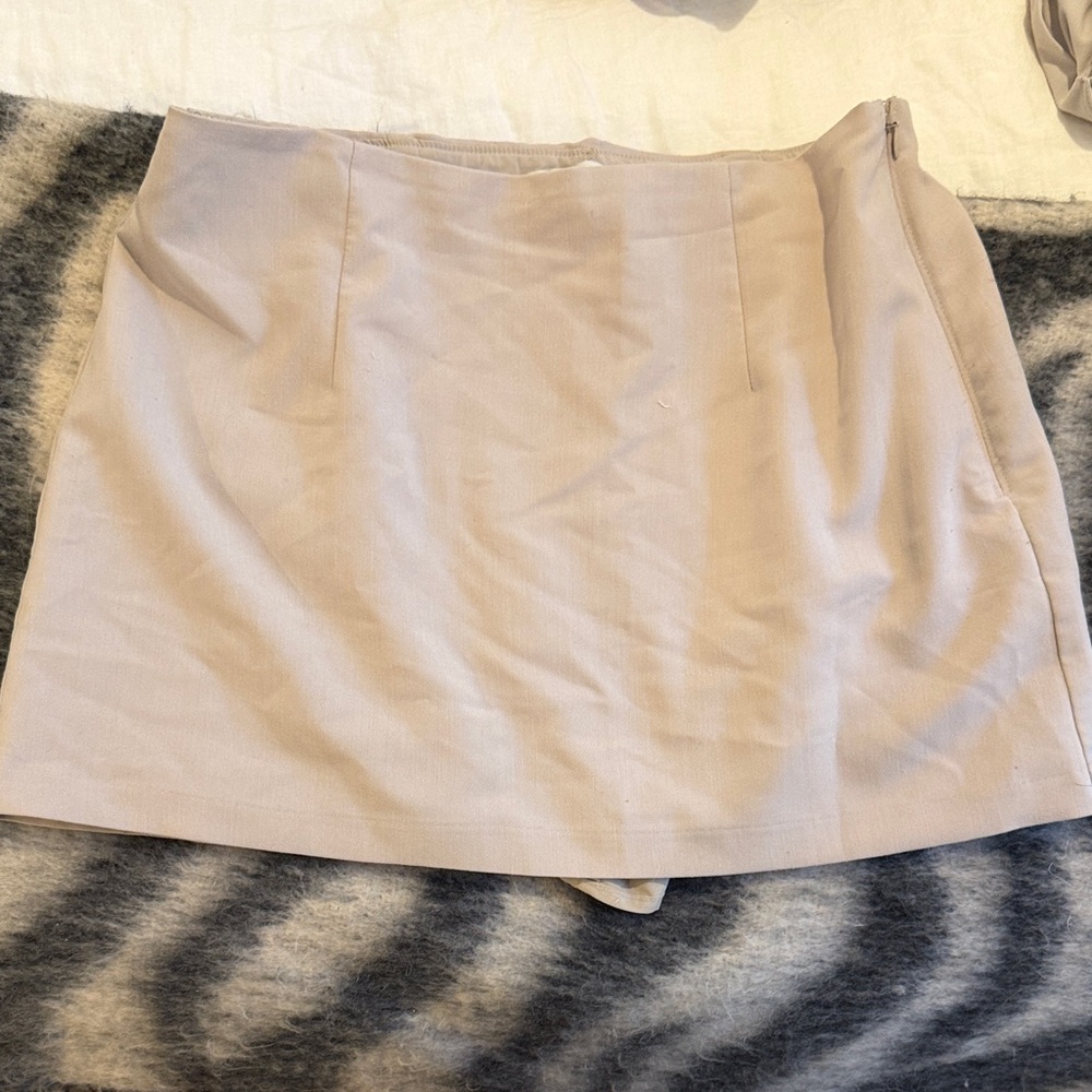 Abercrombie & Fitch Cream Mini Skirt